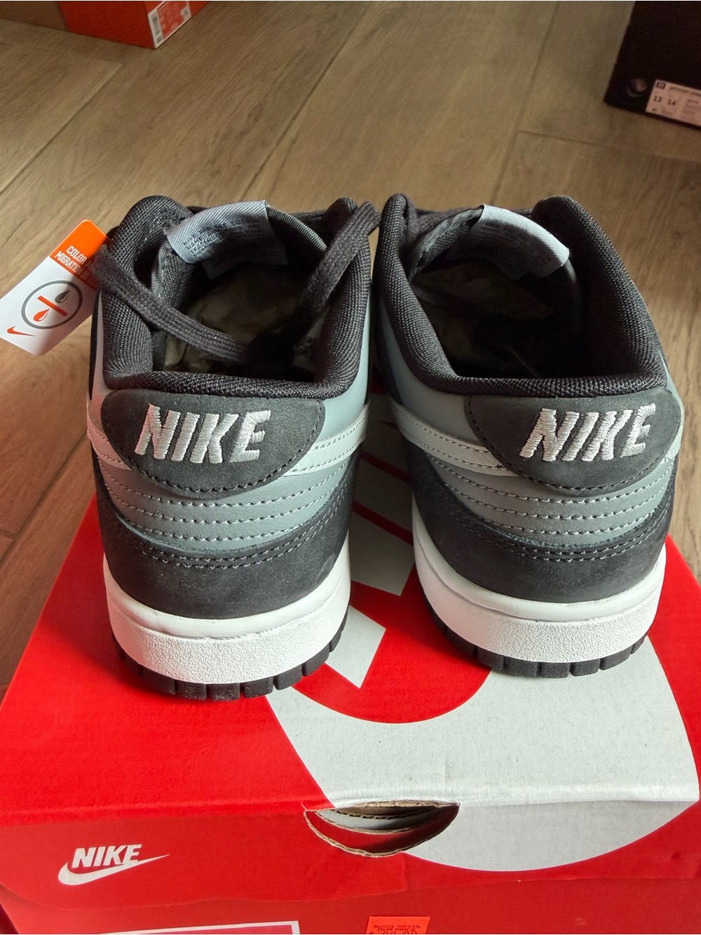 Nike Dunk Low - Picture 6 of 7